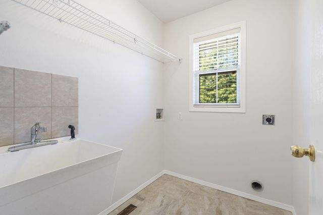 3981 W Greenwood Street, Springfield, MO 65807