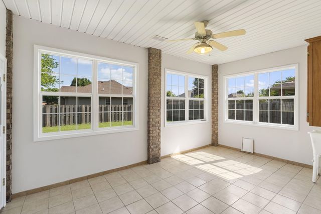 3981 W Greenwood Street, Springfield, MO 65807