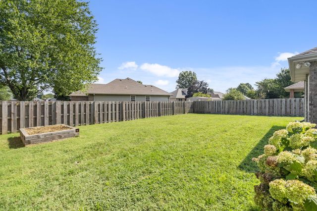3981 W Greenwood Street, Springfield, MO 65807
