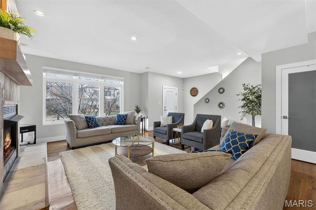 4242 Olive Street, St Louis, MO 63108