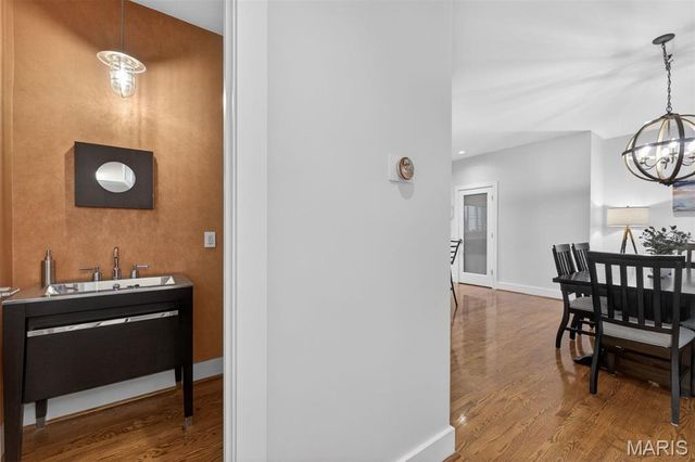 4242 Olive Street, St Louis, MO 63108