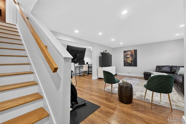 4242 Olive Street, St Louis, MO 63108