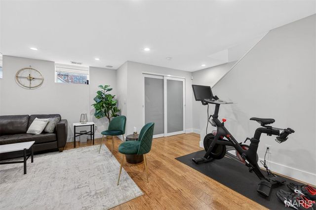 4242 Olive Street, St Louis, MO 63108