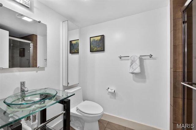 4242 Olive Street, St Louis, MO 63108