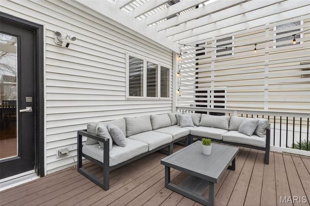 4242 Olive Street, St Louis, MO 63108