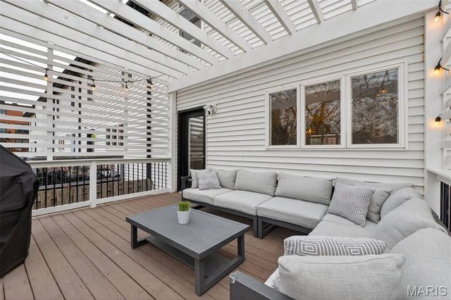 4242 Olive Street, St Louis, MO 63108