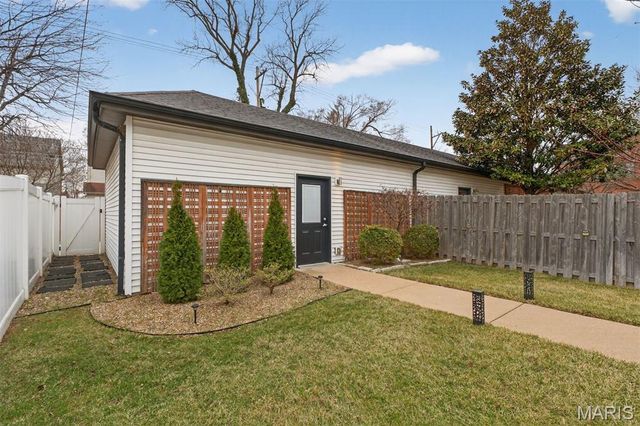 4242 Olive Street, St Louis, MO 63108