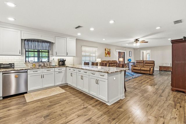 2018 HIGH GLEN COURT N., Lakeland, FL 33813