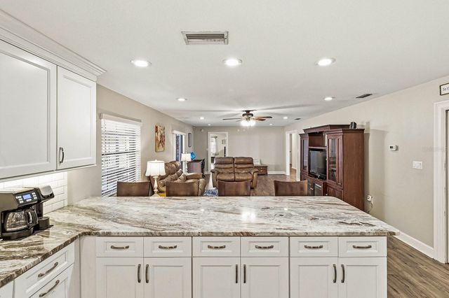 2018 HIGH GLEN COURT N., Lakeland, FL 33813