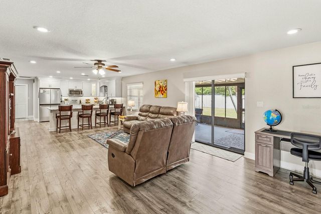 2018 HIGH GLEN COURT N., Lakeland, FL 33813