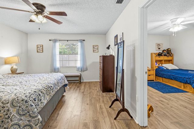 2018 HIGH GLEN COURT N., Lakeland, FL 33813