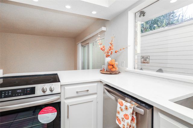 1963 Shorewood Drive, Grapevine, TX 76051