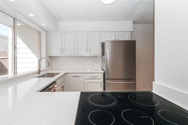 1963 Shorewood Drive, Grapevine, TX 76051