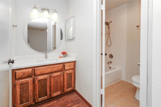 1963 Shorewood Drive, Grapevine, TX 76051