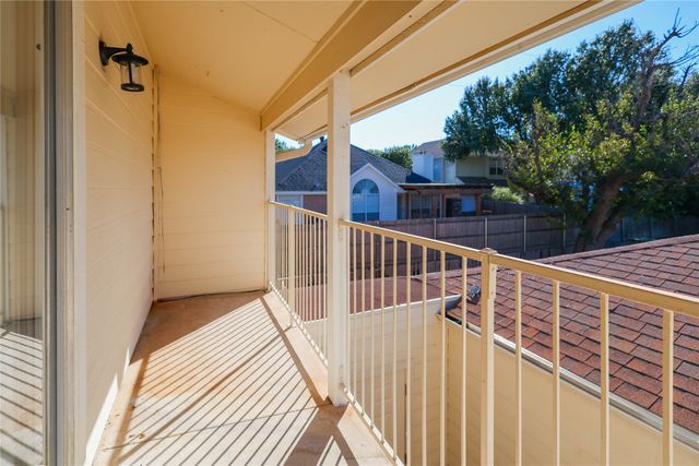 1963 Shorewood Drive, Grapevine, TX 76051