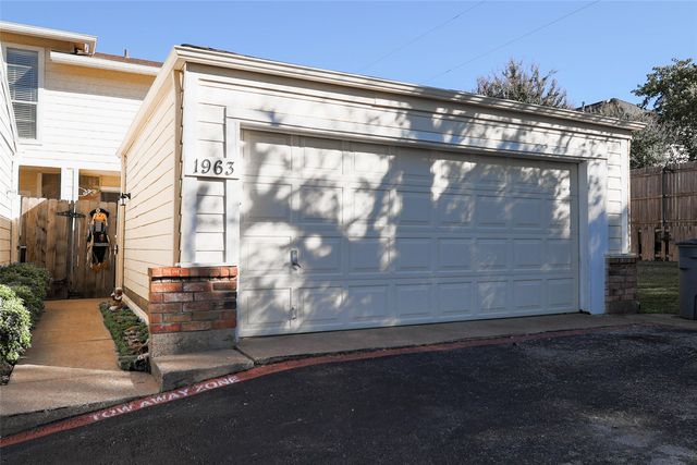 1963 Shorewood Drive, Grapevine, TX 76051