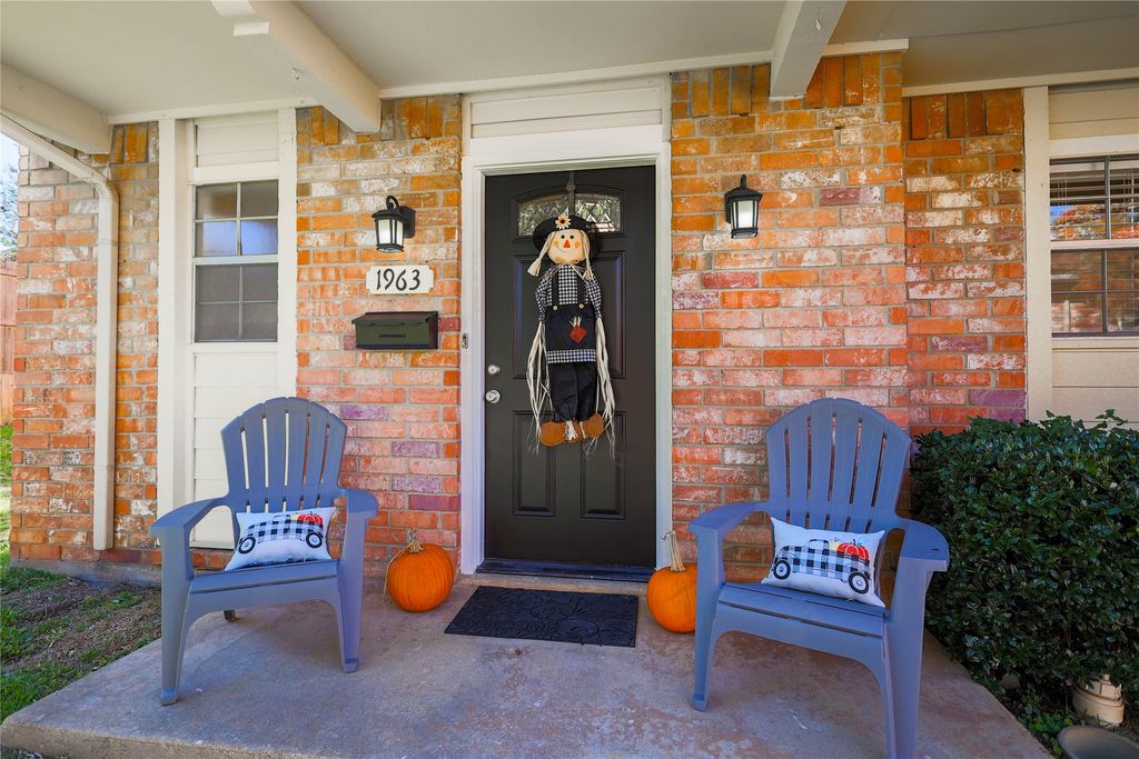 1963 Shorewood Drive, Grapevine, TX 76051