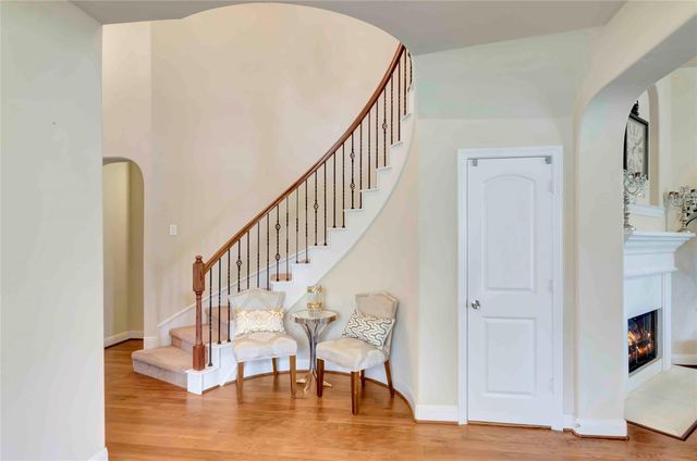 39 Wading Pond, The Woodlands, TX 77375