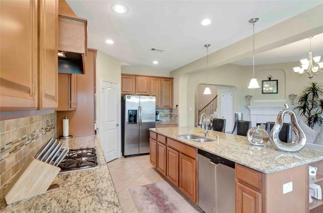 39 Wading Pond, The Woodlands, TX 77375