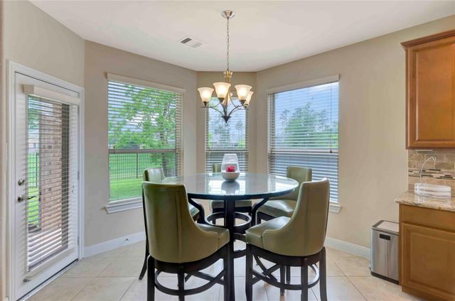 39 Wading Pond, The Woodlands, TX 77375