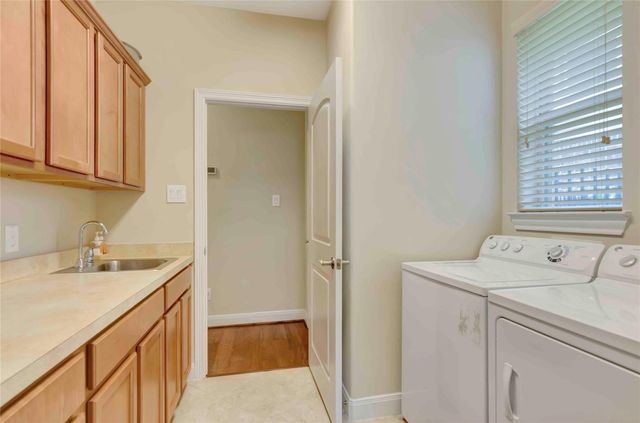39 Wading Pond, The Woodlands, TX 77375