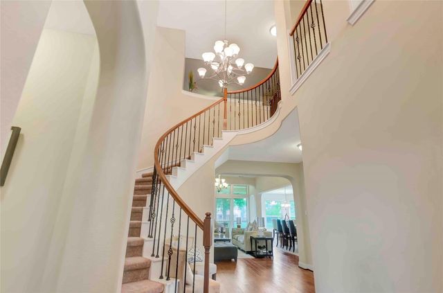 39 Wading Pond, The Woodlands, TX 77375
