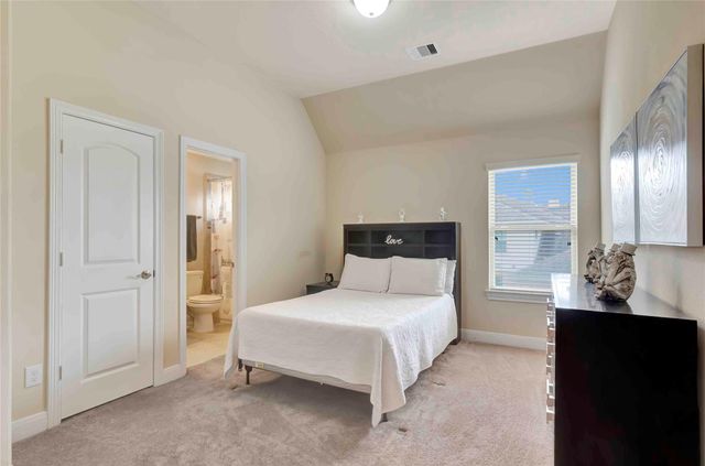 39 Wading Pond, The Woodlands, TX 77375