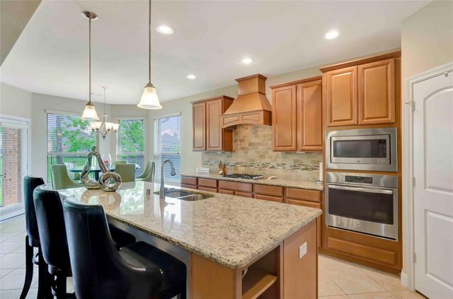 39 Wading Pond, The Woodlands, TX 77375