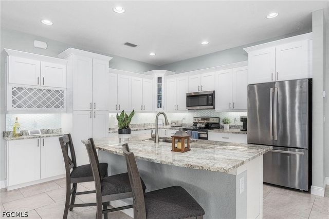1702 SE 1st TER, Cape Coral, FL 33990