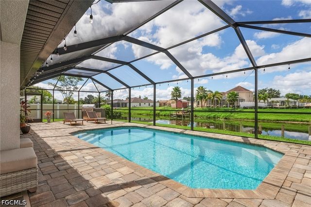 1702 SE 1st TER, Cape Coral, FL 33990