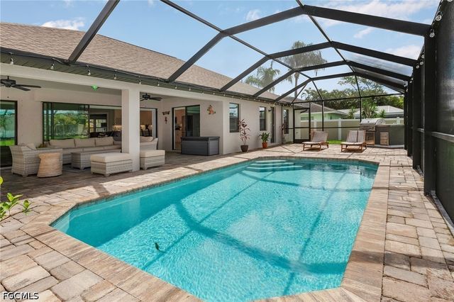 1702 SE 1st TER, Cape Coral, FL 33990
