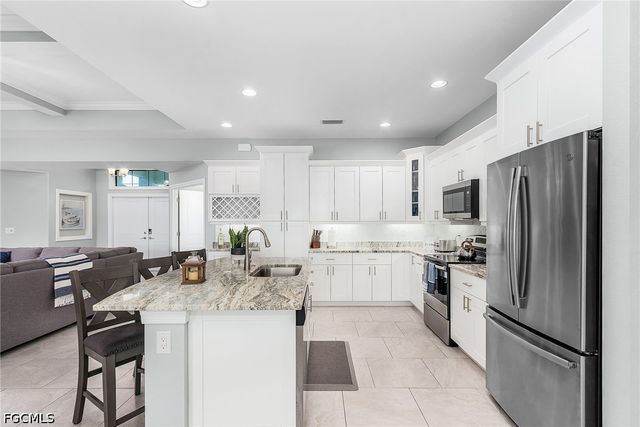 1702 SE 1st TER, Cape Coral, FL 33990