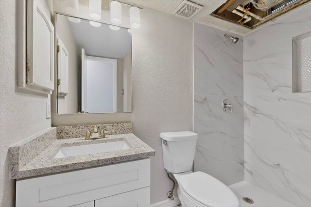 948 Carom Way, Dallas, TX 75217