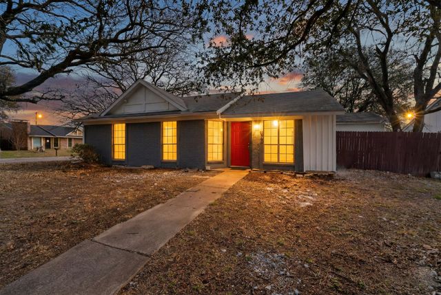 948 Carom Way, Dallas, TX 75217