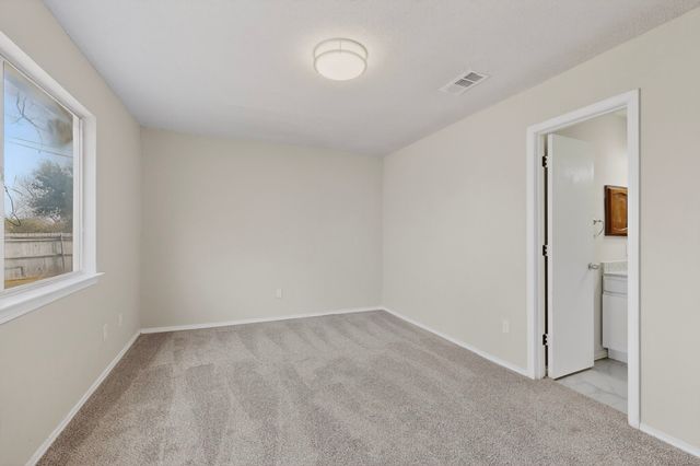 948 Carom Way, Dallas, TX 75217