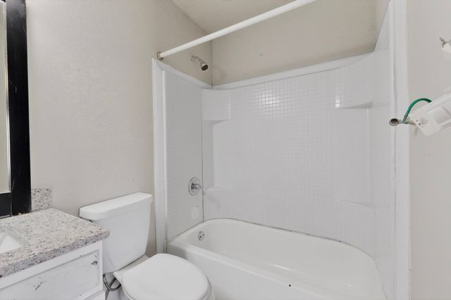 948 Carom Way, Dallas, TX 75217