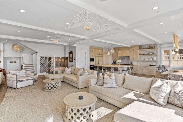 1215 E Balboa, Newport Beach, CA 92661