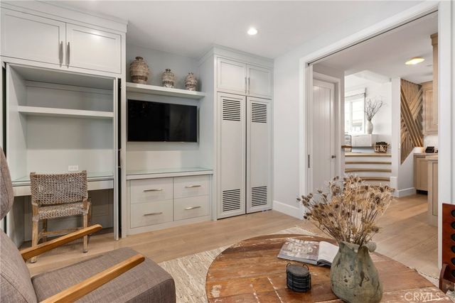 1215 E Balboa, Newport Beach, CA 92661