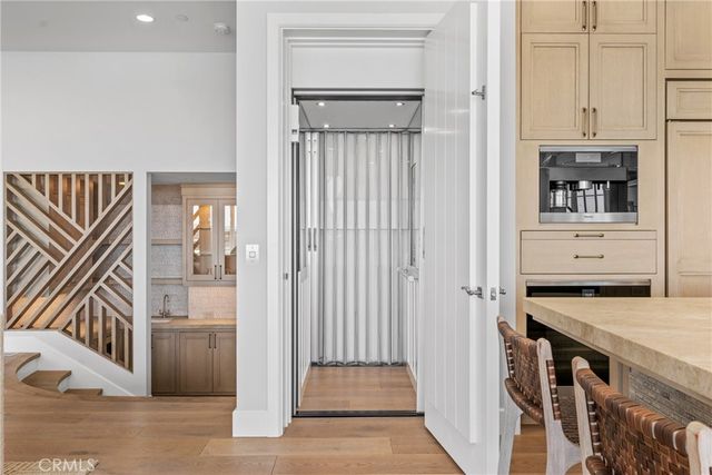1215 E Balboa, Newport Beach, CA 92661
