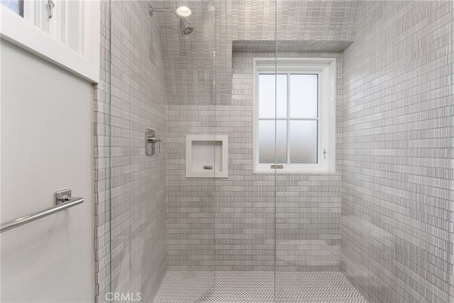 1215 E Balboa, Newport Beach, CA 92661