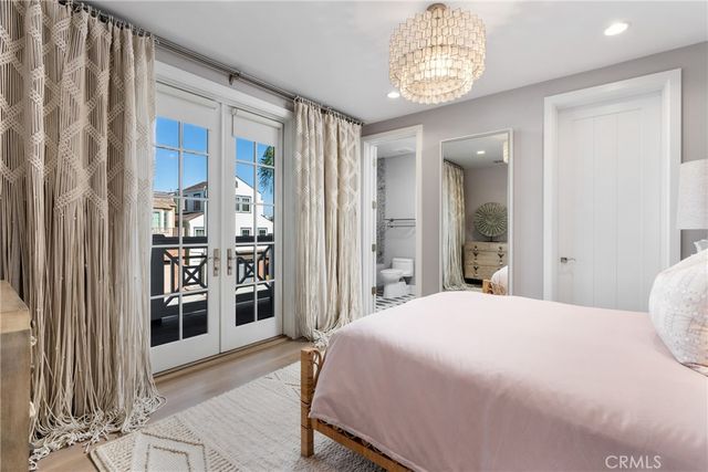 1215 E Balboa, Newport Beach, CA 92661