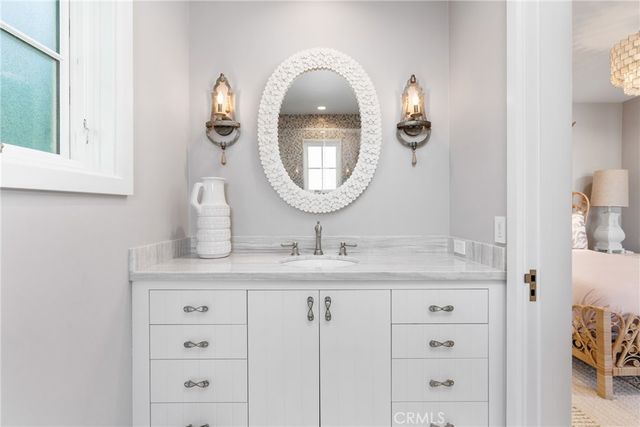 1215 E Balboa, Newport Beach, CA 92661