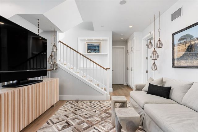 1215 E Balboa, Newport Beach, CA 92661