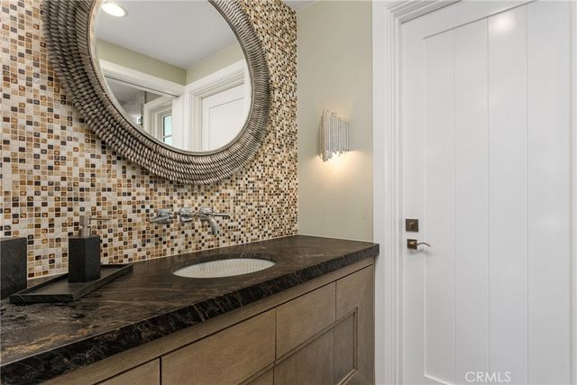 1215 E Balboa, Newport Beach, CA 92661