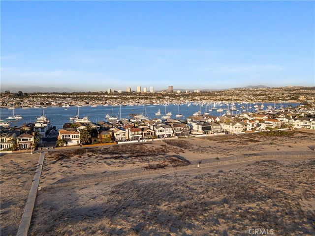 1215 E Balboa, Newport Beach, CA 92661
