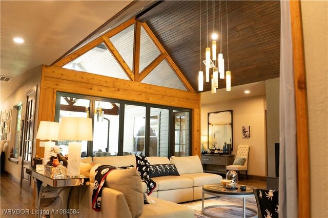 18288 Benson Lane, Heavener, OK 74937