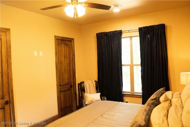 18288 Benson Lane, Heavener, OK 74937