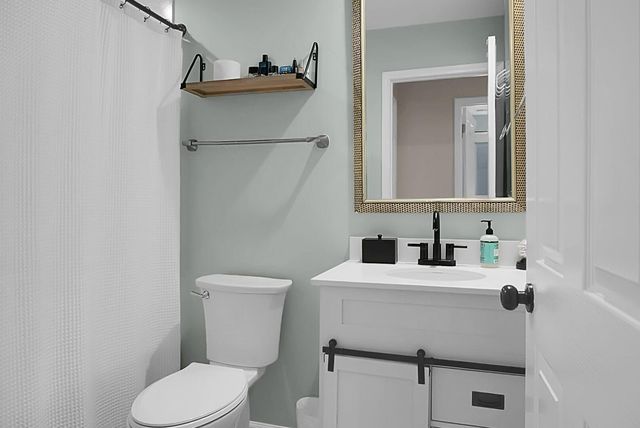 2200 Kings Gate Lane, Mount Pleasant, SC 29466