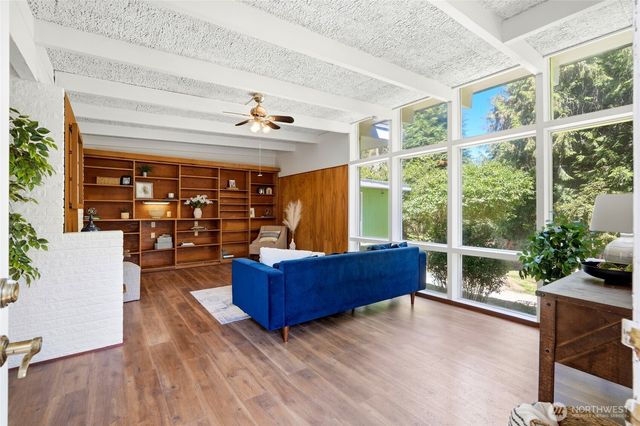 17056 26th Avenue NE, Lake Forest Park, WA 98155