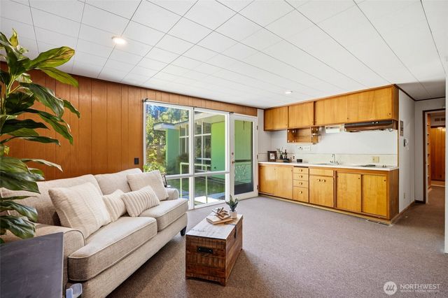 17056 26th Avenue NE, Lake Forest Park, WA 98155